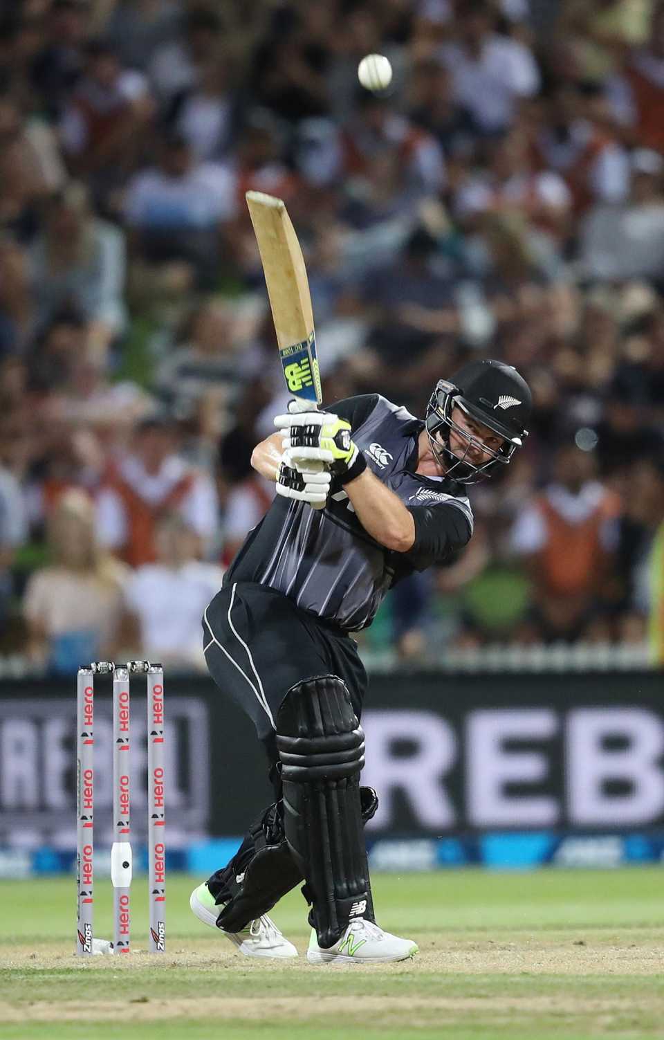 Colin Munro goes aerial