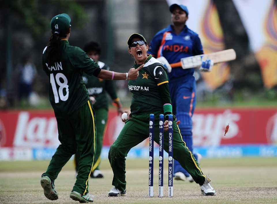Sana Mir celebrates Pakistan women's first win over India