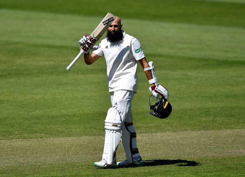Hashim Amla acknowledges his century, Somerset v Hampshire, Specsavers Championship, Division One, Taunton, 4th day, May 14, 2018