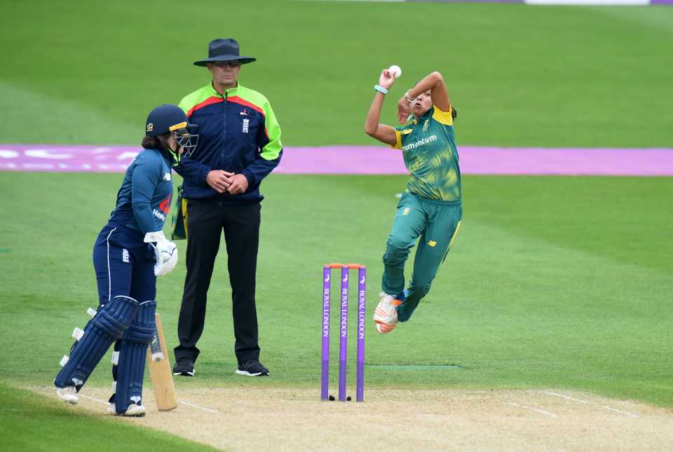 Shabnim Ismail leaps into her delivery stride, England v South Africa, 1st women's ODI, Worcester