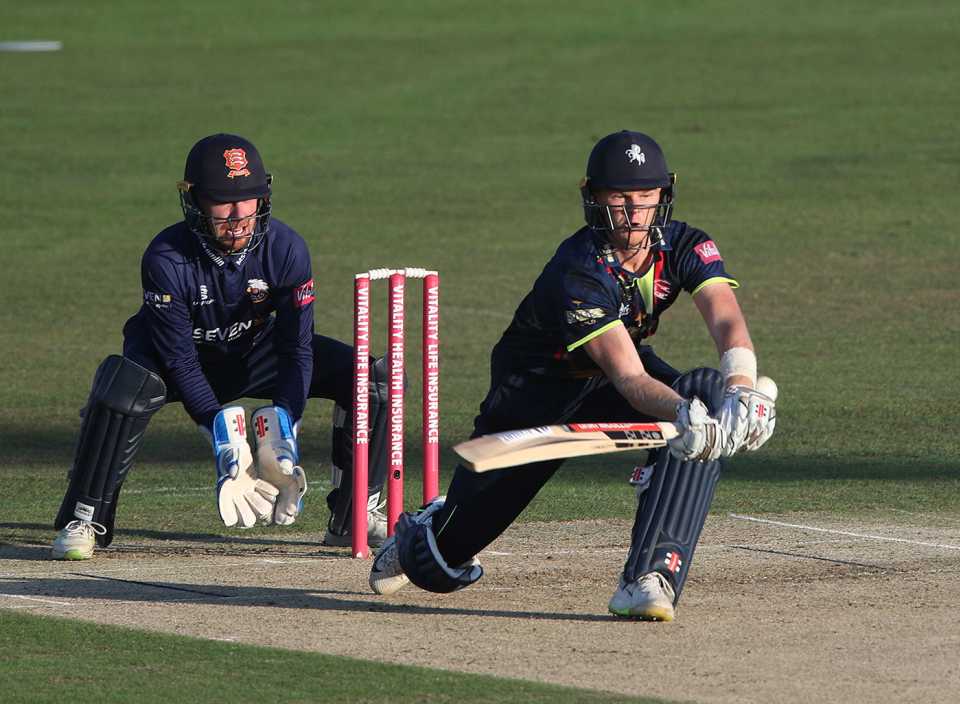 Sam Billings' half-century took Kent to a strong total