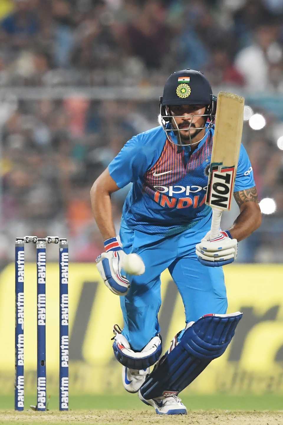 Manish Pandey built an important stand with Dinesh Karthik