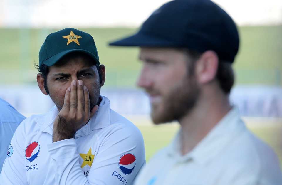 Sarfraz Ahmed and Kane Williamson during the post-match presentation, Pakistan v New Zealand, 1st Test, Abu Dhabi, 4th day, November 19, 2018