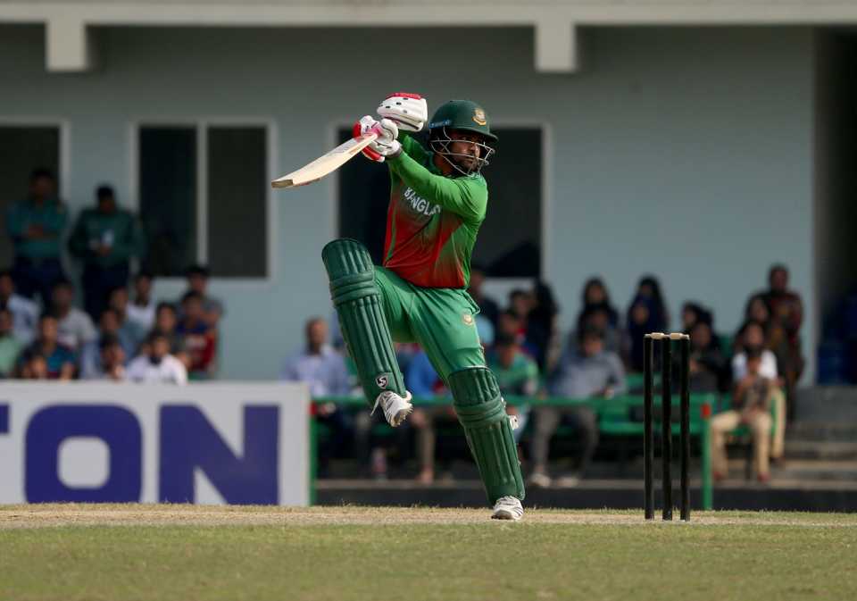 Tamim Iqbal carves the ball behind square
