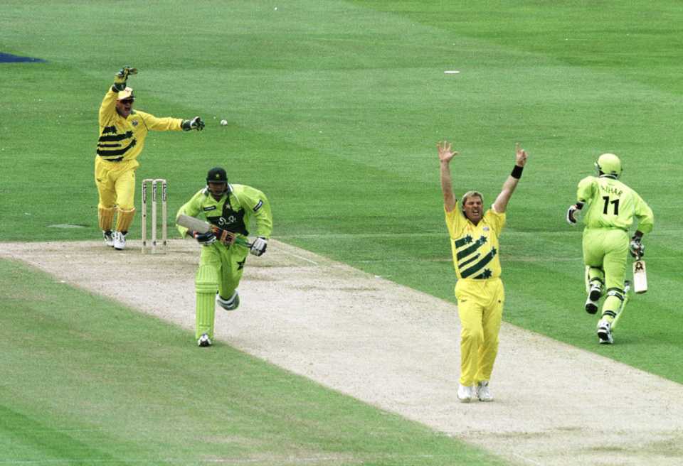 Shane Warne appeals for Shahid Afridi's wicket, Australia v Pakistan, Final, World Cup, Birmingham, June 20, 1999