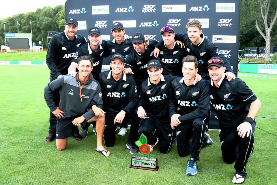 The victorious New Zealand side pose with the trophy, New Zealand v Bangladesh, 3rd ODI, Dunedin, February 20, 2019