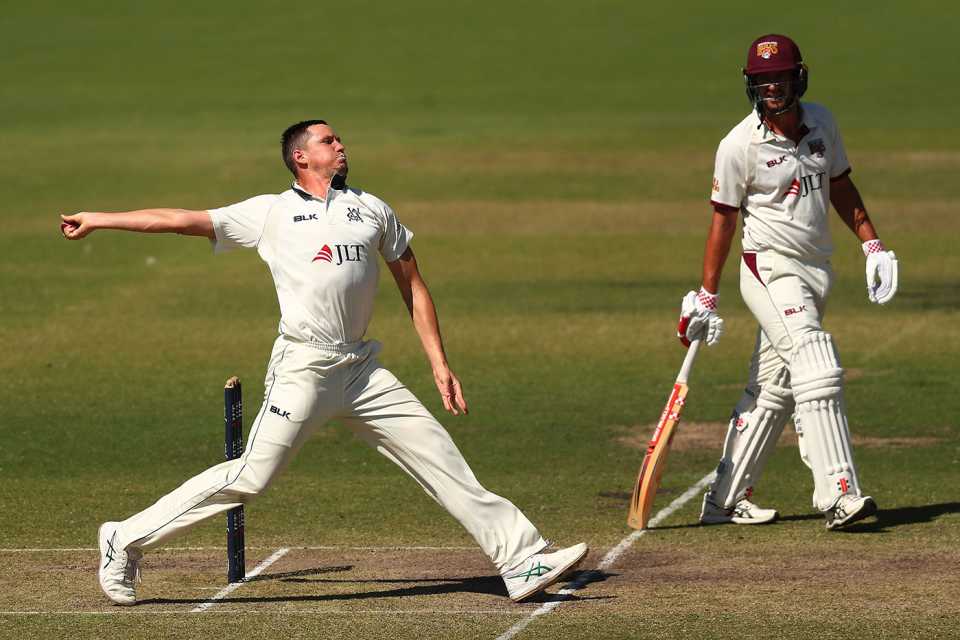Chris Tremain in his delivery stride, Victoria v Queensland, Sheffield Shield, Junction Oval, February 25, 2019