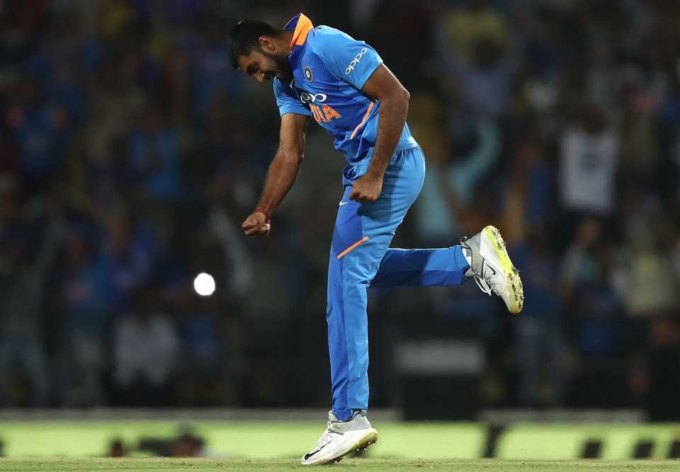 Vijay Shankar is elated after dismissing Marcus Stoinis,  India v Australia, 2nd ODI, Nagpur, March 5, 2019