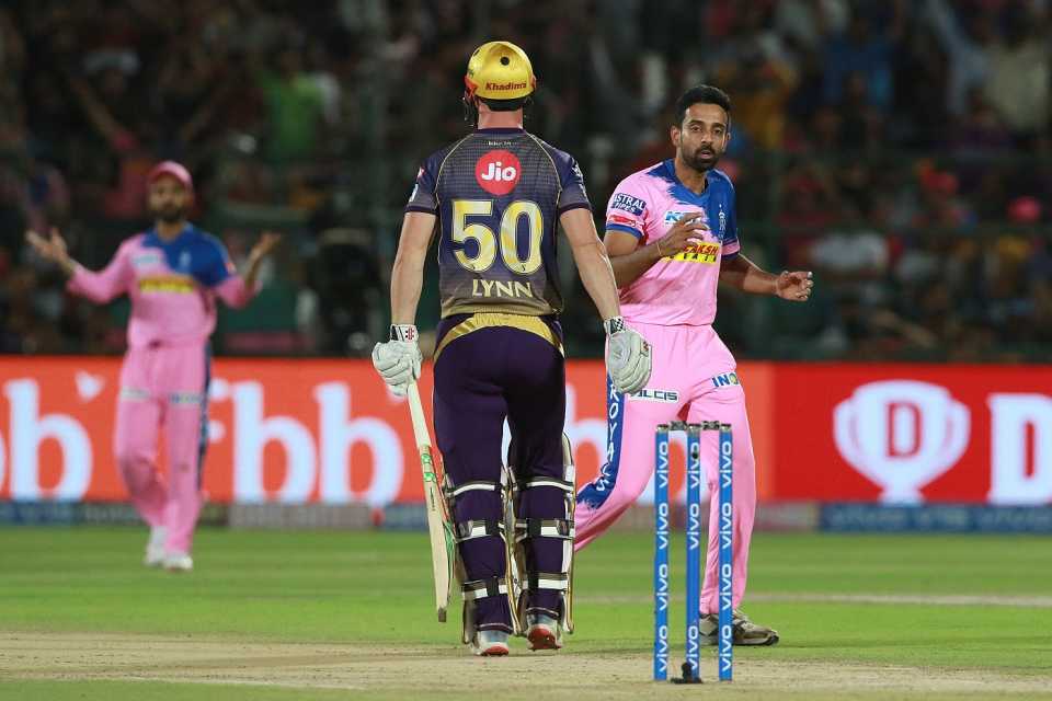 Dhawal Kulkarni looks bewildered as Chris Lynn's bails stay put, Rajasthan Royals v Kolkata Knight Riders, IPL 2019, Jaipur, April 7, 2019