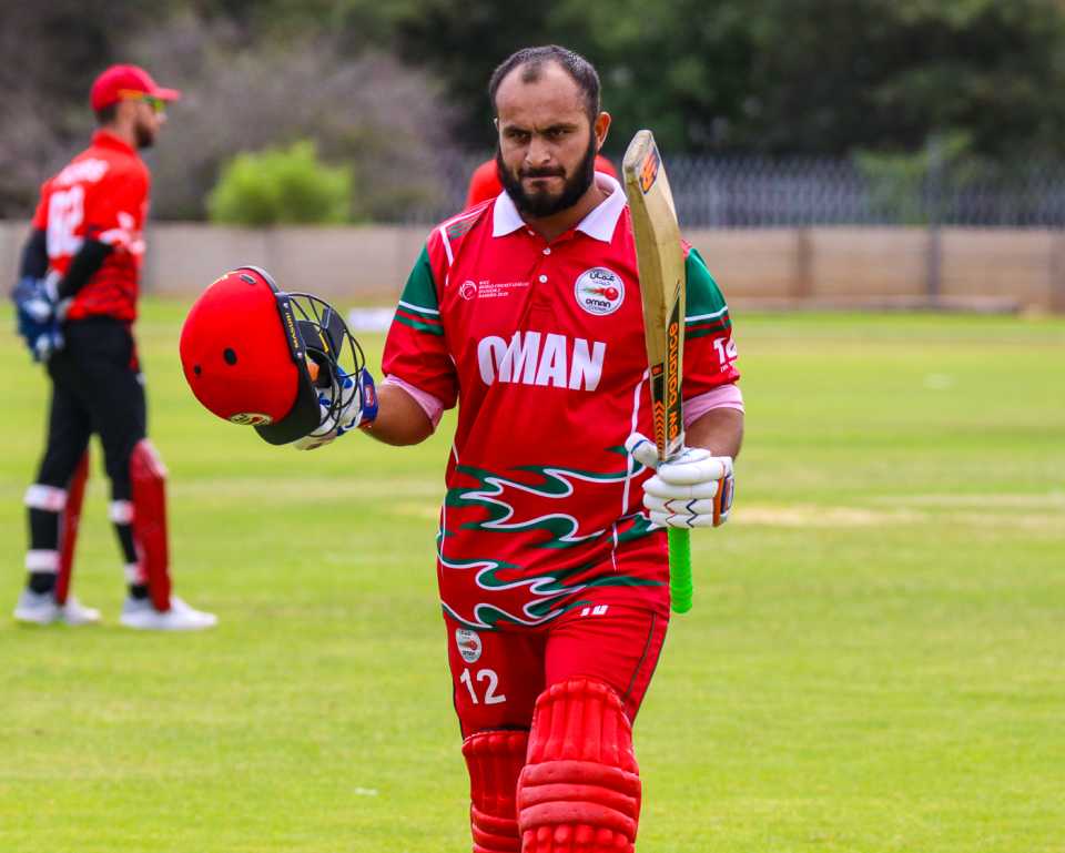 Zeeshan Maqsood walks off after notching another century for Oman