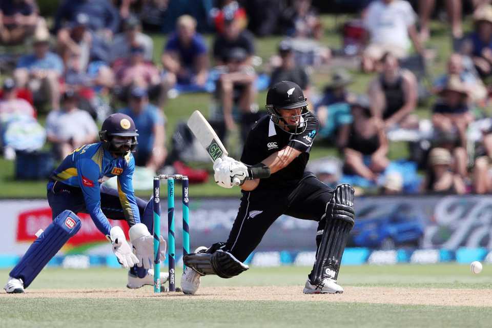 Ross Taylor prepares to play to leg
