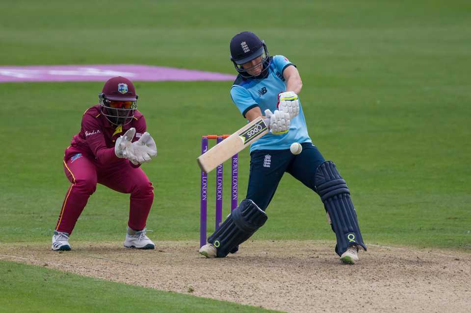 Anya Shrubsole plays into the on side 