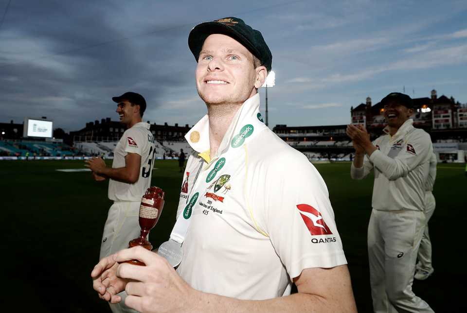 Steven Smith holds the urn, England v Australia, 5th Test, The Oval, September 15, 2019