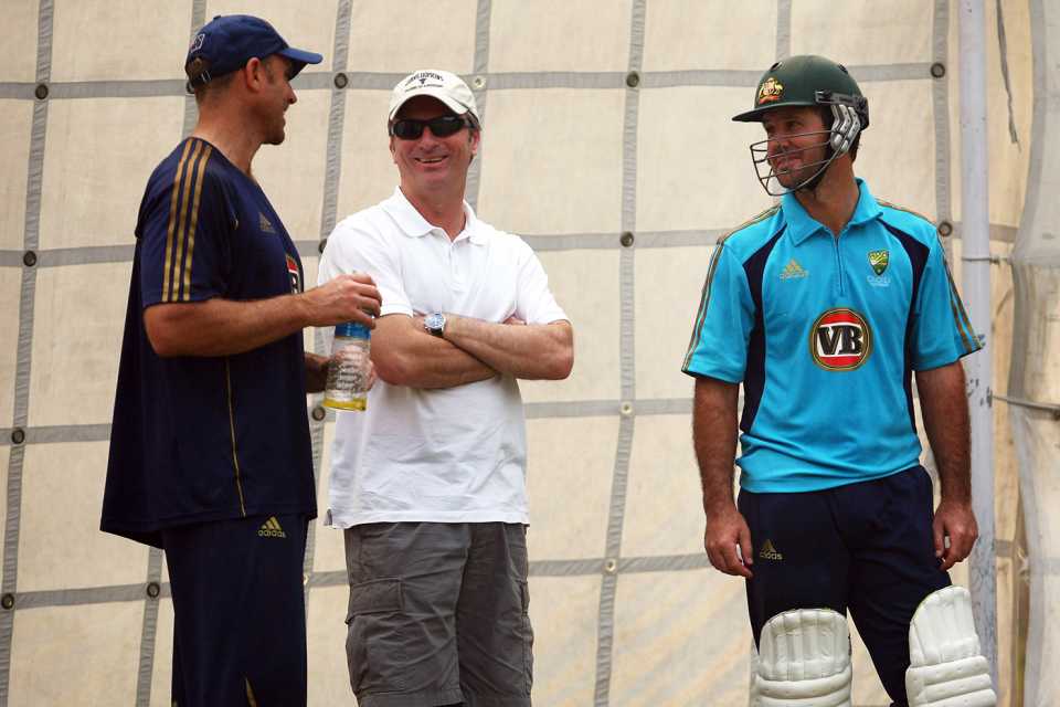 Matthew Hayden, Steve Waugh and Ricky Ponting have a chat ahead of the match, India v Australia, 3rd Test, Delhi, October 27, 2008