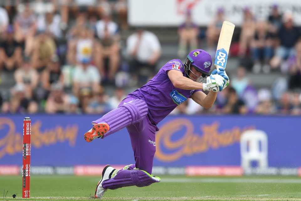 David Miller falls over as he tries to play a shot, Hobart Hurricanes v Adelaide Strikers, BBL 2019-20, Launceston, January 19, 2020
?
