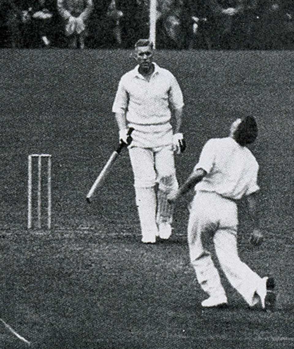 Jack Cowie catches Jim Smith to complete his 6 for 67