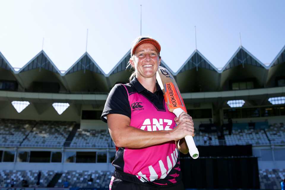 Sophie Devine strikes a pose after her match-winning hundred, New Zealand v South Africa, 4th women's T20I, Wellington, February 10, 2020
