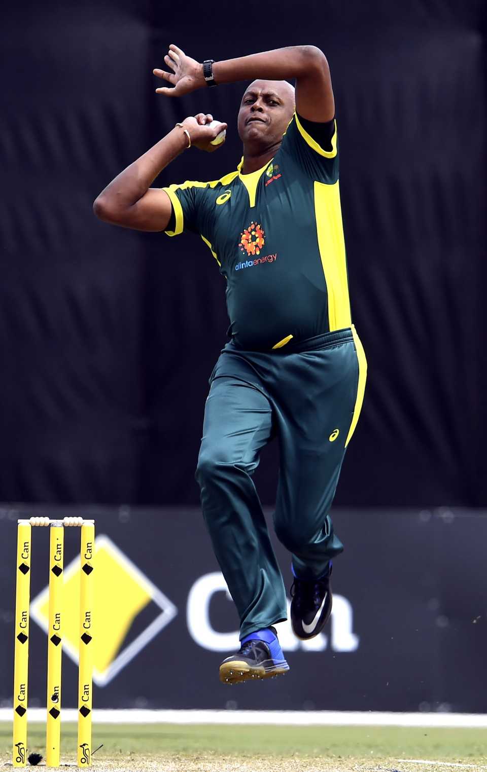 Courtney Walsh bowls during the Bushfire Bash game, Gilchrist XI v Ponting XI, Melbourne, February 9, 2020
