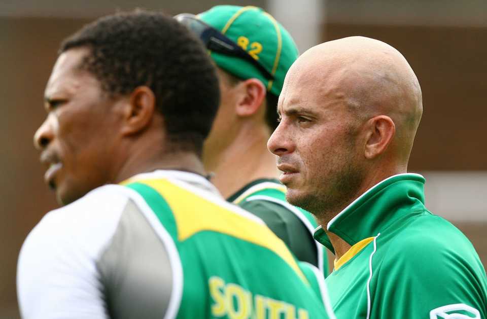 Herschelle Gibbs looks on during a South African training session, Sydney Cricket Ground,  Sydney, Australia, January 22, 2009 