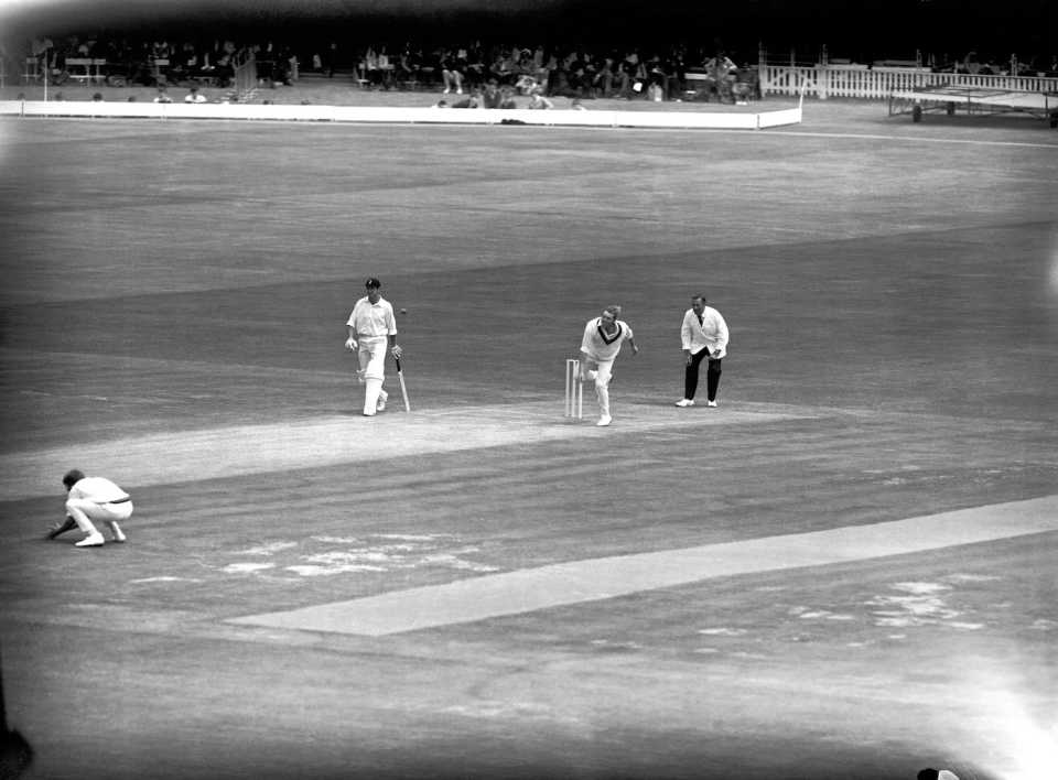 Mike Procter bowls, day three, fourth Test, England v Rest of the World XI, Headingley, August 1, 1970