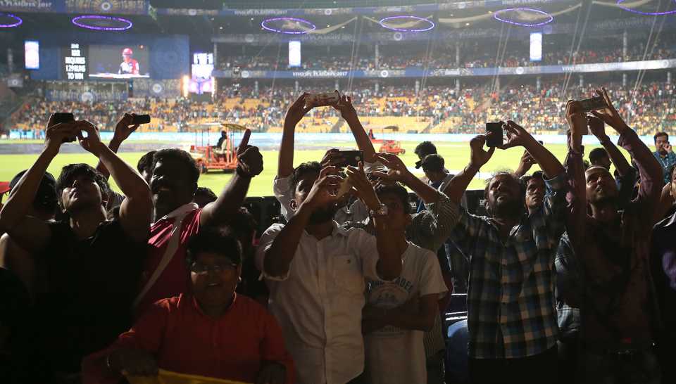 Fans at the game, Sunrisers Hyderabad v Kolkata Knight Riders, Eliminator, IPL 2017, Bangalore, May 17, 2017