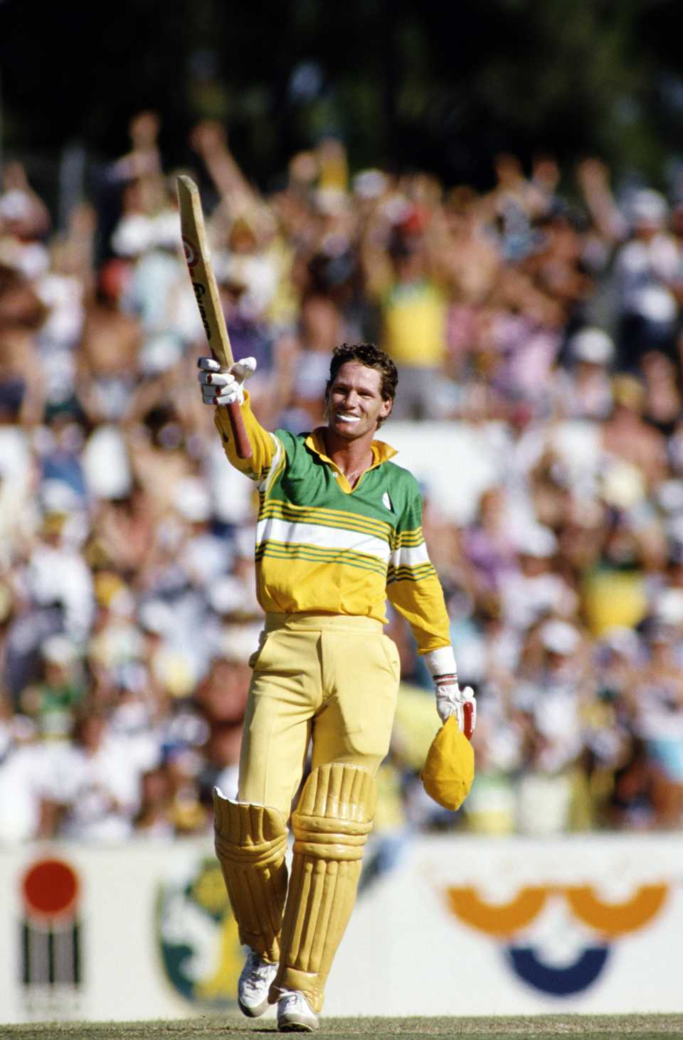 Dean Jones celebrates getting to his hundred against Pakistan in Perth on January, 2 1987 - he would make 121 off 113 that day