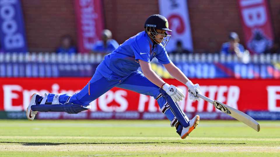 Shafali Verma runs towards the crease, India v Sri Lanka, Women's T20 World Cup, Melbourne, February 29, 2020