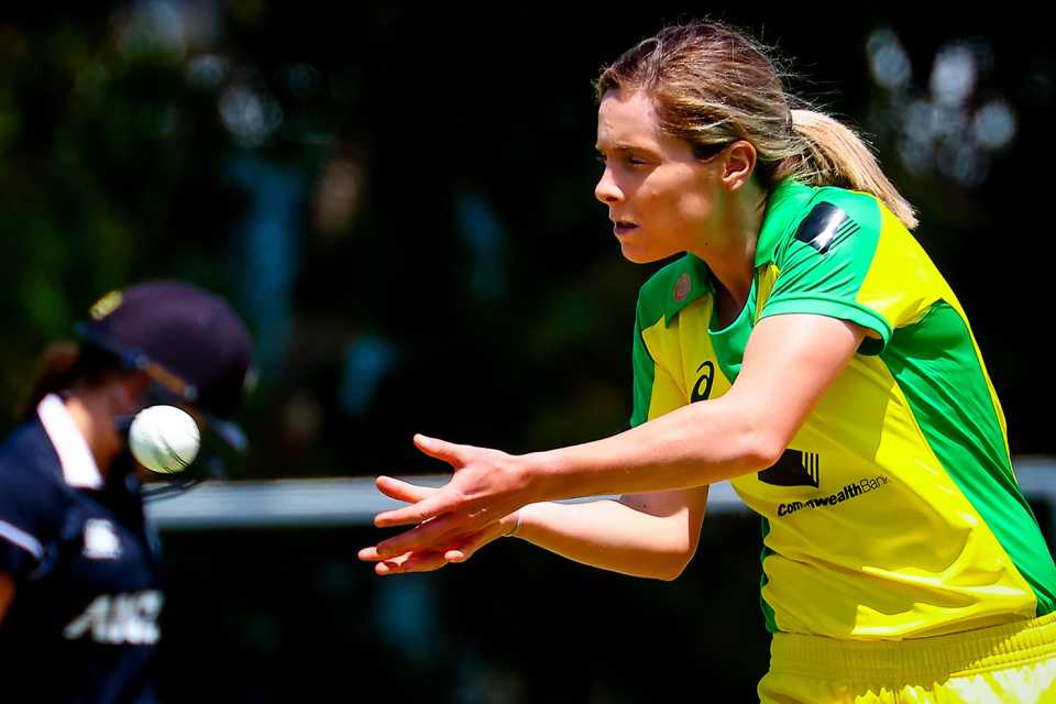 Sophie Molineux catches the ball, Australia v New Zealand, 1st women's ODI, Brisbane, October 3, 2020