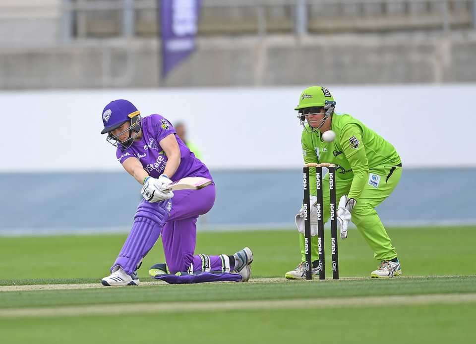 Heather Knight will swap Hobart purple for the colours of Sydney Thunder in this year's WBBL