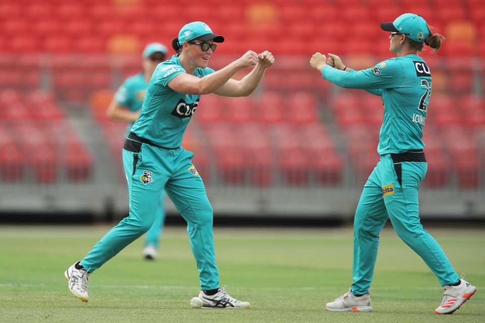 Grace Harris and Jess Jonassen celebrate a wicket
