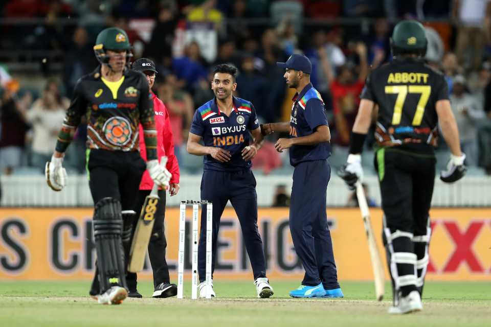 Deepak Chahar celebrates after dismissing Moises Henriques , Australia vs India, 1st T20I, Canberra, December 4, 2020