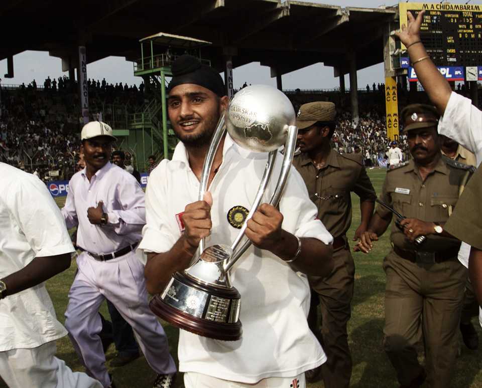 Harbhajan Singh takes a lap around the ground with the Border-Gavaskar Trophy, India v Australia, 3rd Test, Chennai, 5th day, March 22, 2001