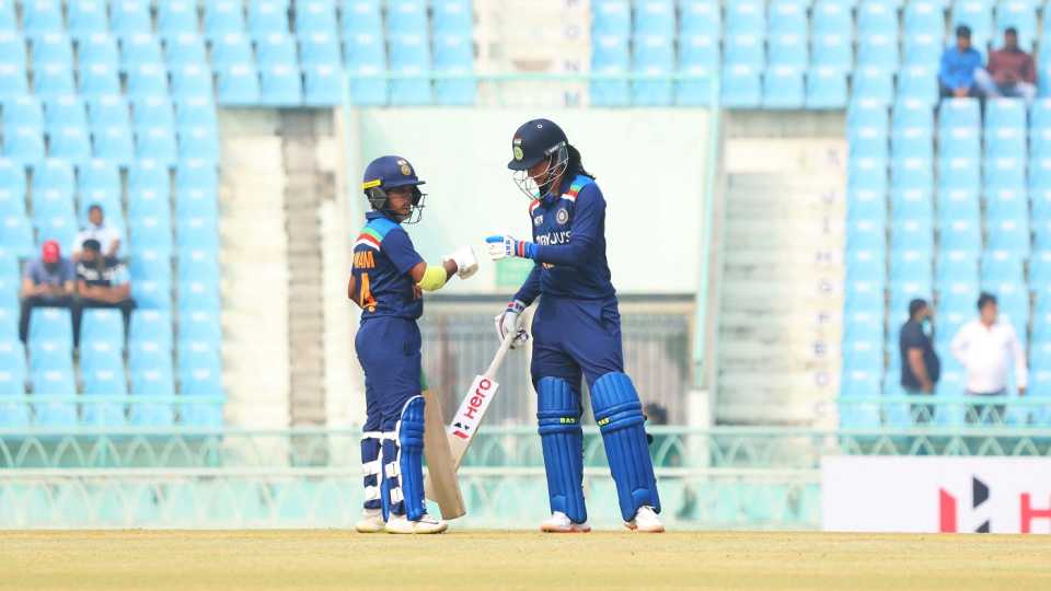 Punam Raut and Smriti Mandhana bump fists in the middle, India Women vs South Africa Women, 3rd ODI, Lucknow, March 12, 2021