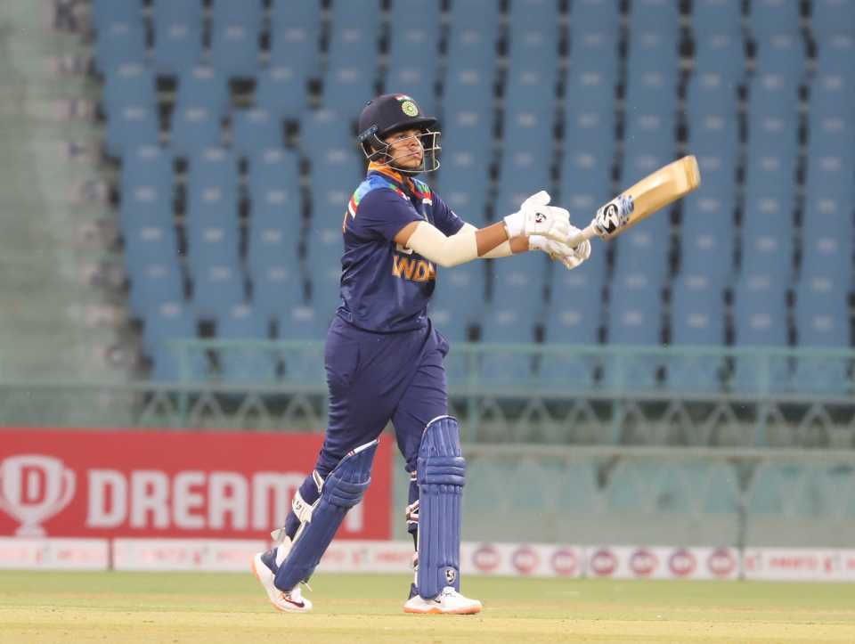 Shafali Verma smashes a short ball off the front foot, India Women vs South Africa Women, 1st T20I, Lucknow, March 20, 2021
