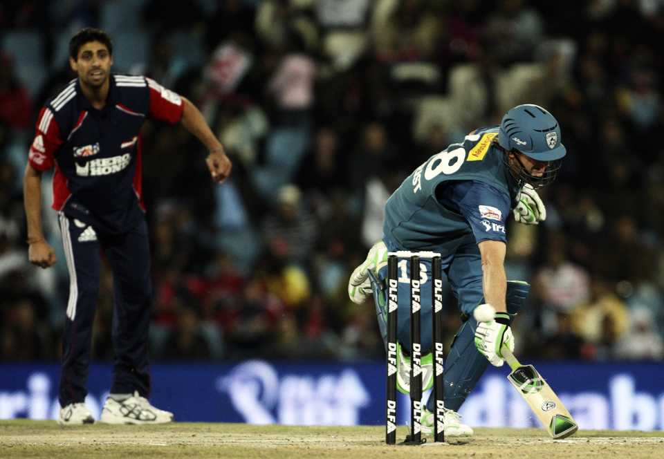 Adam Gilchrist gets back into his crease, Delhi Daredevils v Deccan Chargers, IPL, 1st semi-final, Centurion, May 22, 2009
