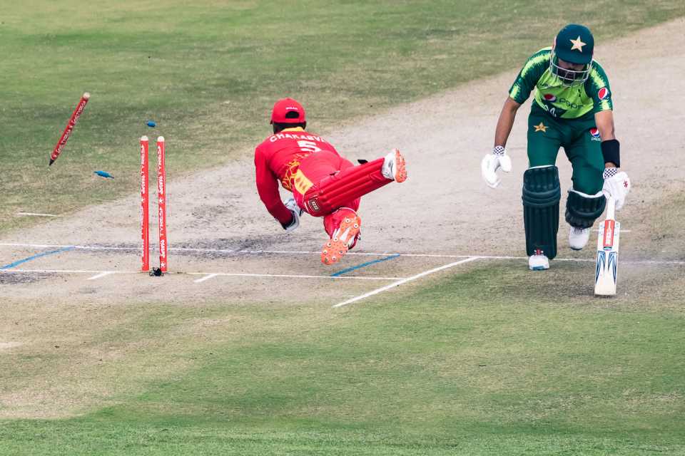Regis Chakabva runs out Babar Azam, Zimbabwe vs Pakistan, 2nd T20I, Harare, April 23, 2021