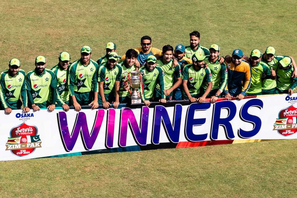The Pakistan players celebrate with the series trophy, Zimbabwe vs Pakistan, 3rd T20I, Harare, April 25, 2021