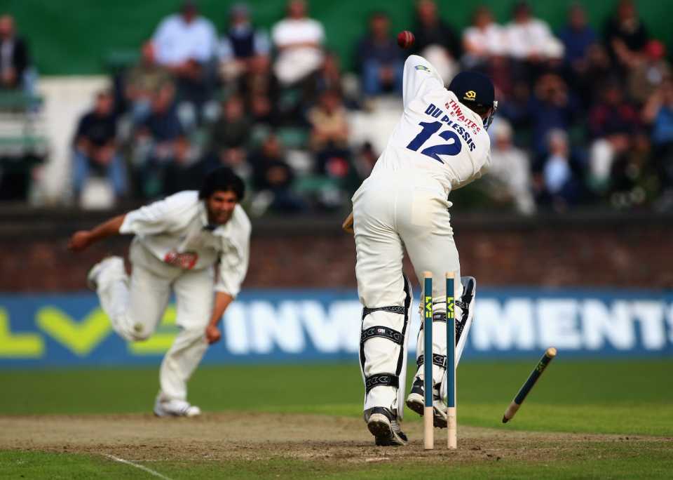 Faf du Plessis is bowled by Amjad Khan, Lancashire vs Kent, County Championship 2008, Liverpool Cricket Club, September 17, 2008