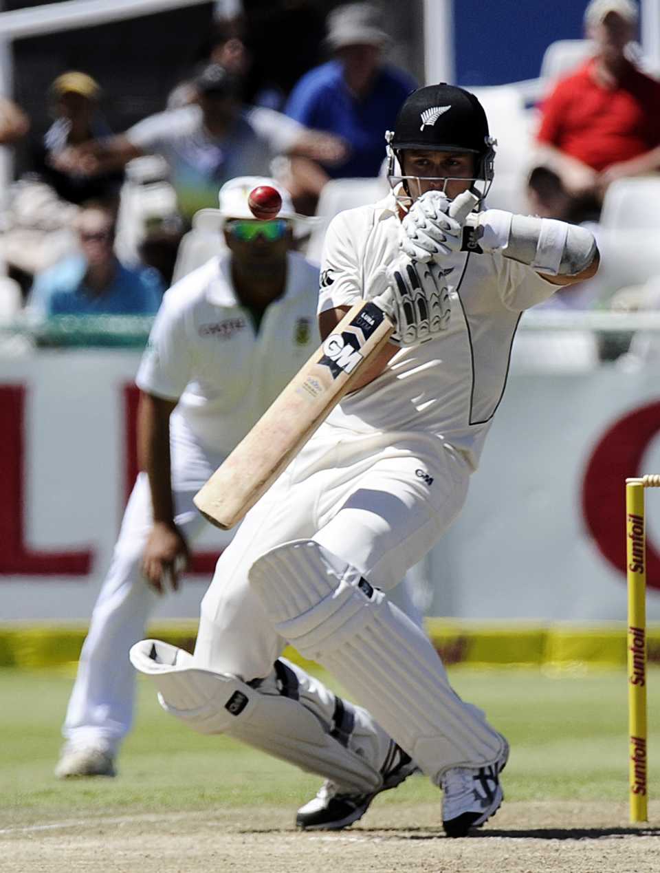 Trent Boult tries to avoid a short ball, 1st Test, South Africa v New Zealand, Cape Town, 3rd day, January 4, 2013