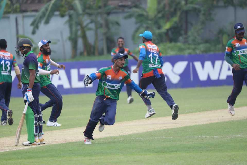 Brothers Union players celebrate after their win, Brothers Union vs Old DOHS Sports Club, DPL 2021, Savar, June 7, 2021
