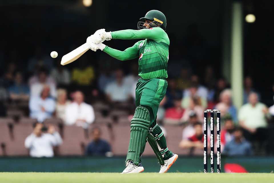Asif Ali plays a shot, Australia v Pakistan, 1st T20I, Sydney, November 3, 2019