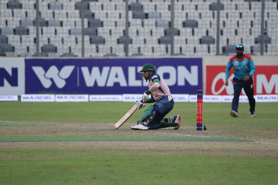 Nurul Hasan prepares to scoop the ball, Prime Bank Cricket Club vs Sheikh Jamal Dhanmondi Club, Dhaka, June 20, 2021