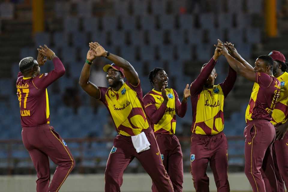 Fabian Allen, Andre Russell, Hayden Walsh, Sheldon Cottrell get together, West Indies vs Australia 2nd T20I, St Lucia, July 10, 2021