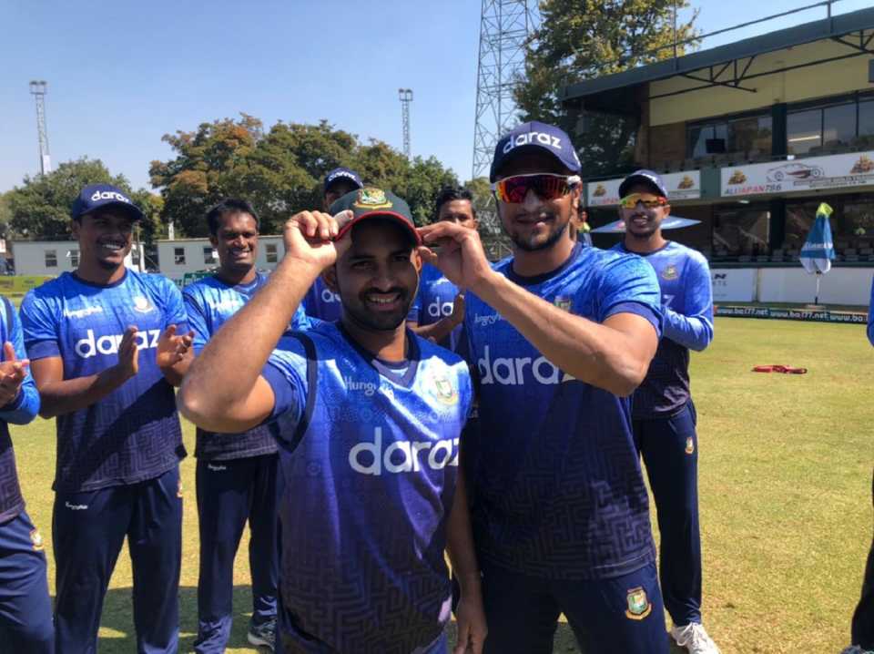 Debutant Shamim Hossain poses with his cap, handed over to him by Shakib Al Hasan, Zimbabwe vs Bangladesh, 2nd T20I, Harare, July 23, 2021