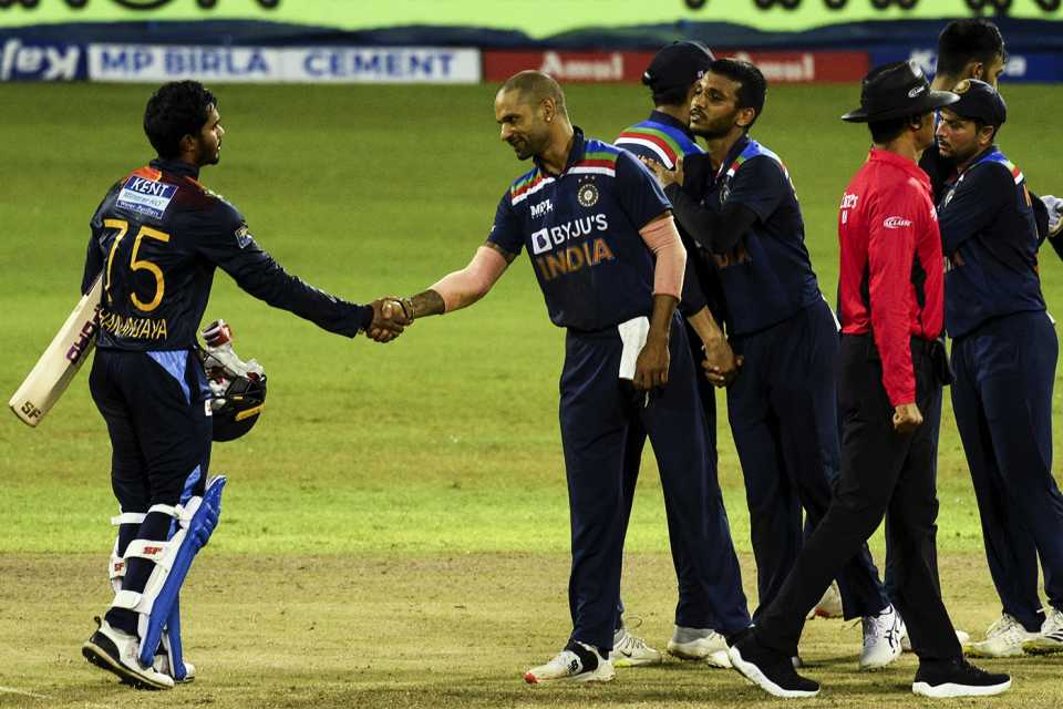Dhananjaya de Silva shakes hands with Shikhar Dhawan, Sri Lanka vs India, 2nd T20I, Colombo, July 28, 2021
