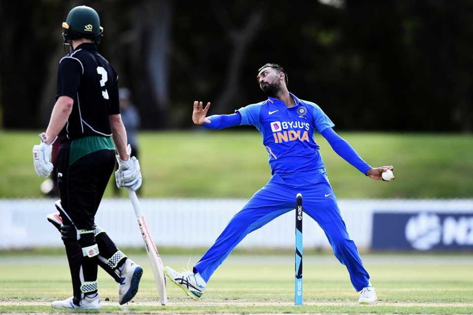 Krunal Pandya bowls, New Zealand XI v India A, Lincoln, January 19, 2020