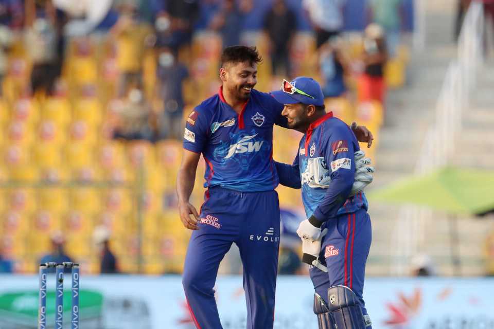 Avesh Khan and Rishabh Pant share a laugh, Delhi Capitals vs Rajasthan Royals, IPL 2021, Abu Dhabi, September 25, 2021