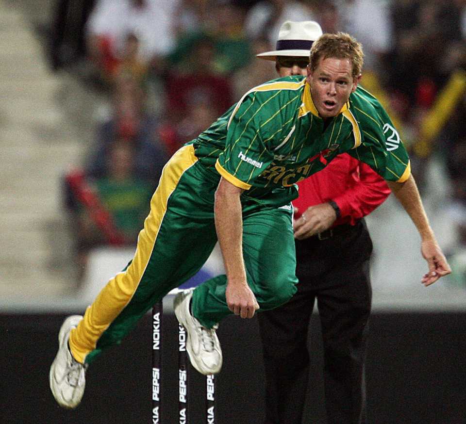 Shaun Pollock bowls in the opening game of the World Cup
