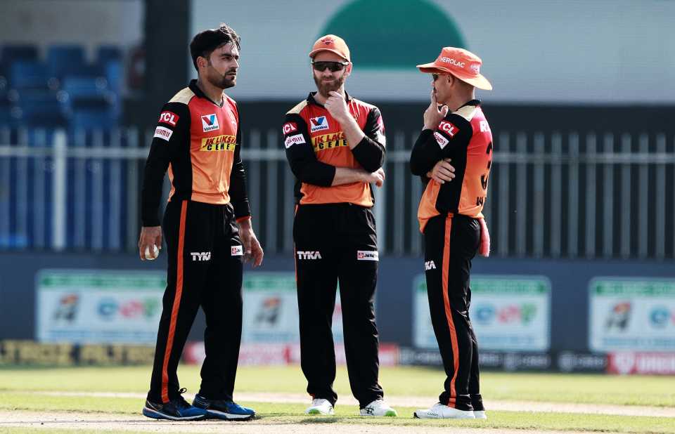 Rashid Khan, Kane Williamson and David Warner have a chat, Mumbai Indians vs Sunrisers Hyderabad, IPL 2020, Sharjah, October 4, 2020