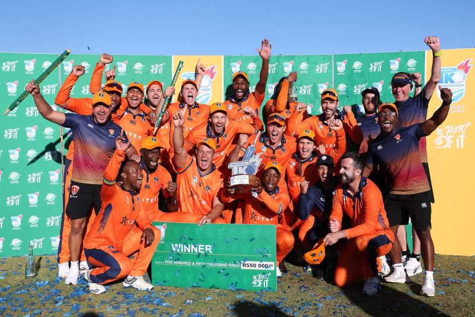 The Knights players celebrate their T20 title, Knights vs Dolphins, CSA Provincial T20 Cup 2021, final, Kimberley, October 22, 2021